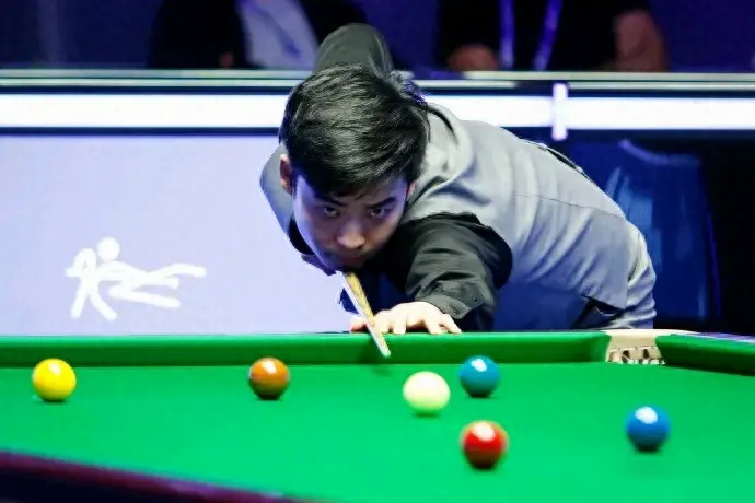 他获得了更 他获得了更